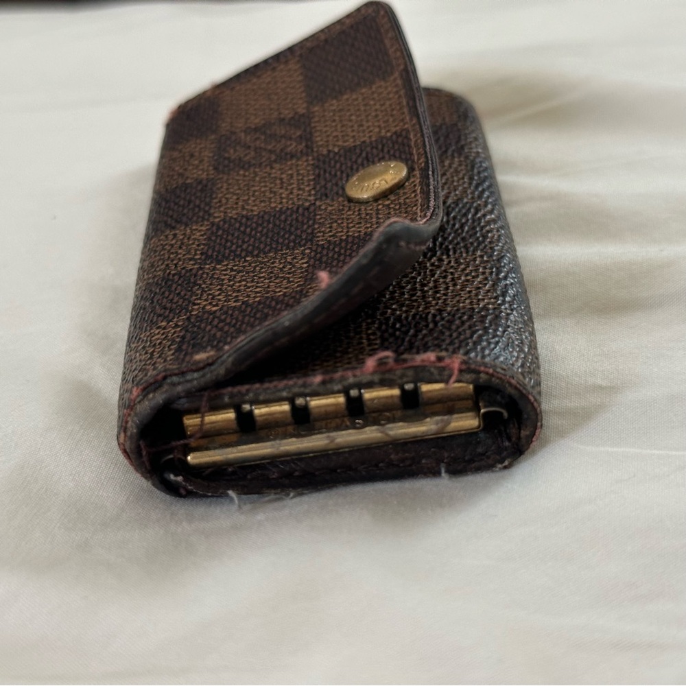 100% Authentic Extremely Damaged Louis Vuitton Damier 4-ring Key Card Case - Picture 3 of 10